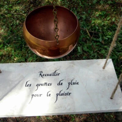 Courts poèmes inspirés par des petits objets trouvés ici et là.
Lieu de réflexion sur l’ouverture et la spontanéité.
</br>